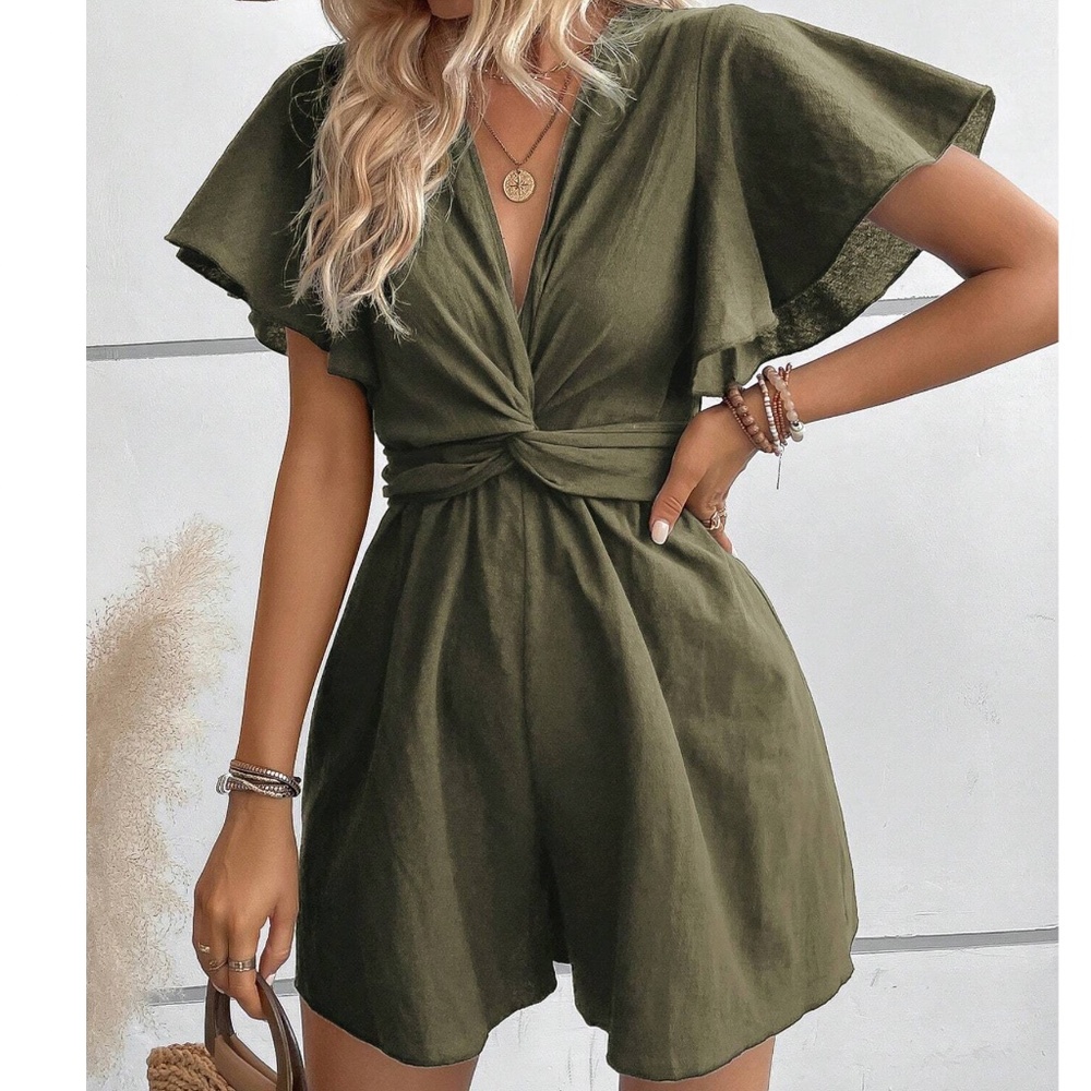 Plunging Neck Butterfly Sleeve Cotton Romper - Picture 6 of 7